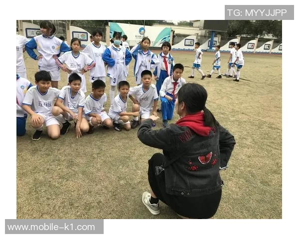 真心英雄足球：团结拼搏的精神与梦想的追逐之旅
