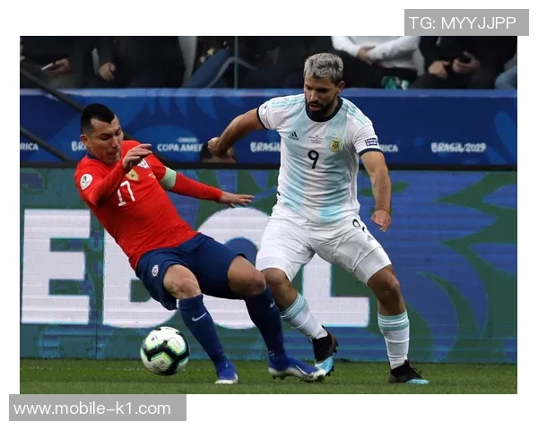 美洲杯足球赛精彩回顾与历史传奇球员的巅峰对决分析 美洲杯足球赛精彩回顾与历史传奇球员的巅峰对决分析