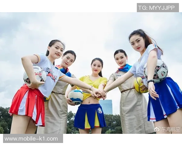 足球宝贝与足球的完美结合展现青春活力与运动魅力的精彩瞬间 足球宝贝与足球的完美结合展现青春活力与运动魅力的精彩瞬间