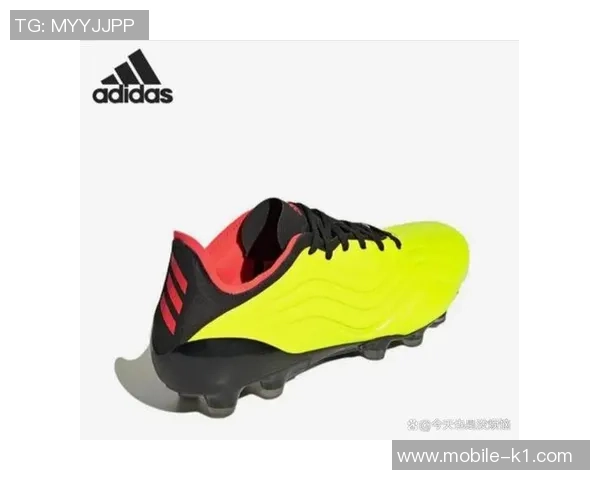 适合窄脚球员的足球鞋推荐与选购指南助你提升场上表现